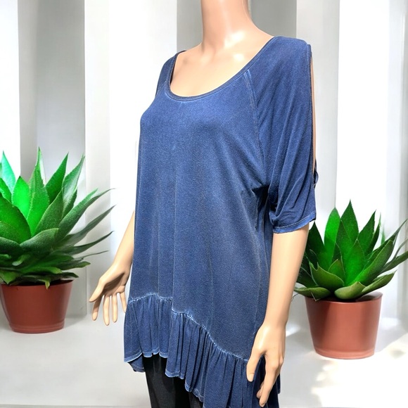 Dantelle Oil Dye Ruffle Hem Cold Shoulder Tunic Top - Picture 5 of 16
